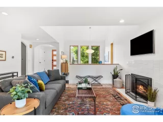 Photo #1: 1038984 Listing