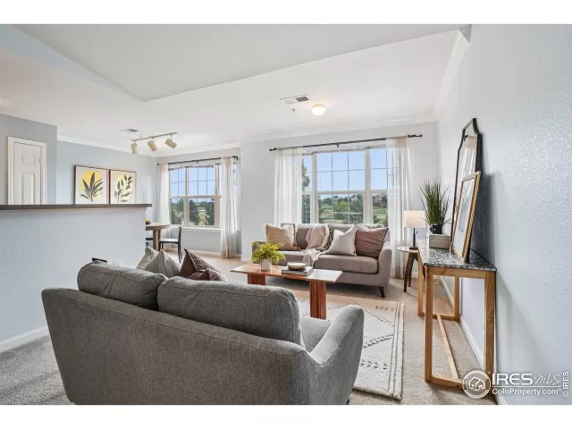 MLS: 1039098 Condo For Sale