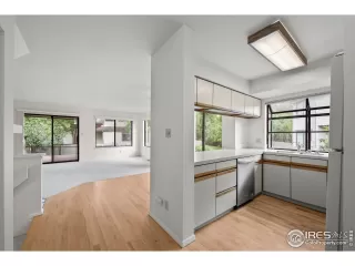 Photo #5: 1039126 Listing 