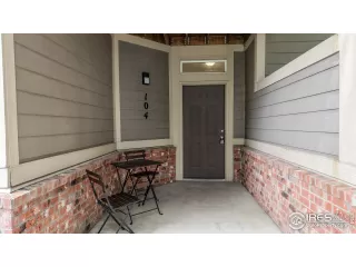 Photo #6: 1039338 Listing