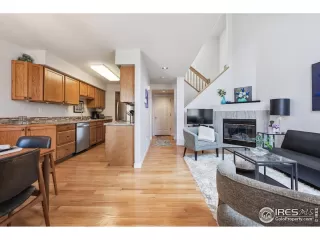 Photo #4: 1039460 Listing