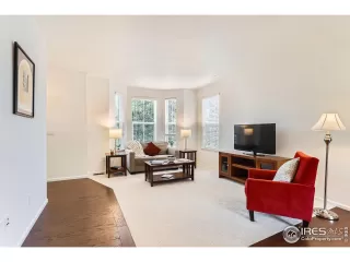 Photo #5: 1039516 Listing