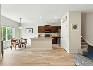 Photo #4: 1039538 Listing