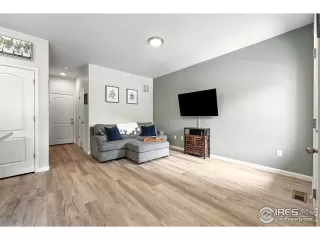 Photo #6: 1039538 Listing