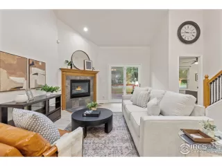 Photo #6: 1039547 Listing