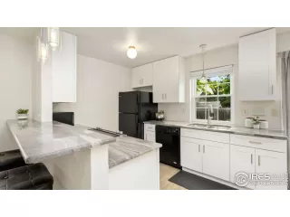 Photo #3: 1039581 Listing