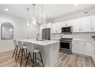 Photo #5: 1039589 Listing 
