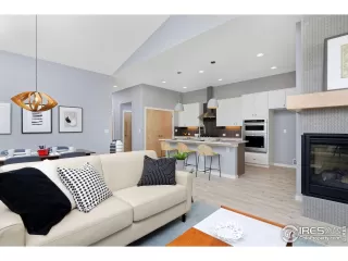 Photo #3: 1039625 Listing