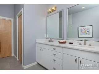 Photo #5: 1039625 Listing