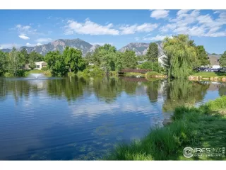 Photo #2: 1039632 Listing