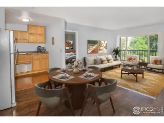 Photo #5: 1039632 Listing