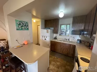 Photo #3: 1039642 Listing