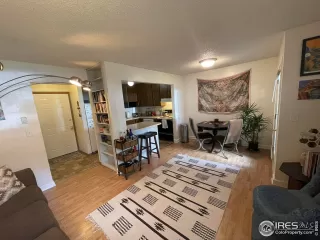 Photo #4: 1039642 Listing