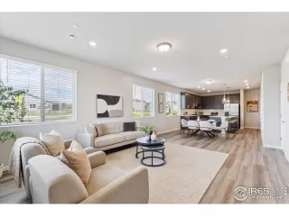 Photo #5: 1039659 Listing