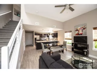 Photo #3: 1039663 Listing