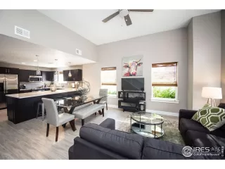 Photo #6: 1039663 Listing