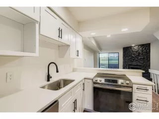 Photo #1: 1039673 Listing