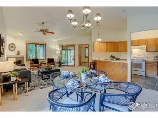 Photo #4: 1039719 Listing