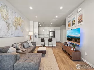 Photo #6: 1039754 Listing