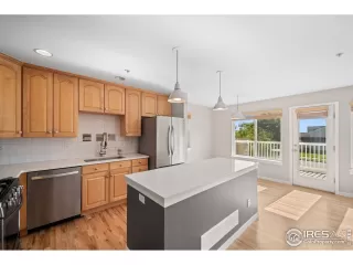 Photo #2: 1039758 Listing