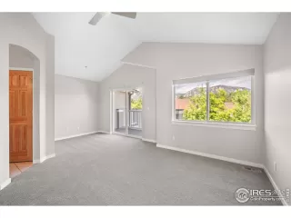 Photo #3: 1039758 Listing