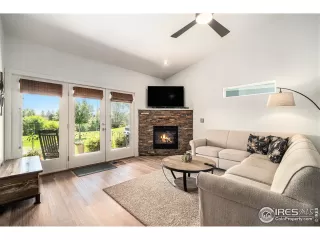 Photo #2: 1039799 Listing