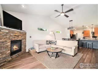 Photo #3: 1039799 Listing