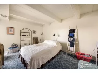 Photo #5: 1039846 Listing