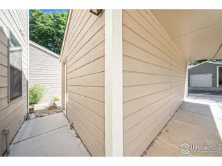 Photo #4: 1040003 Listing
