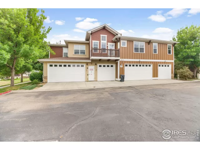 MLS: 1040051 Condo For Sale