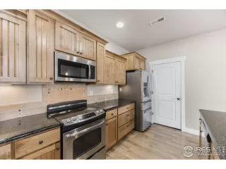 Photo #4: 1040051 Listing