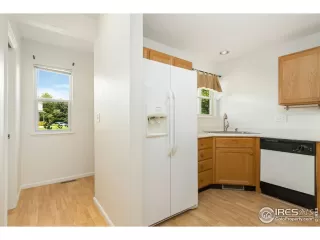 Photo #5: 1040056 Listing