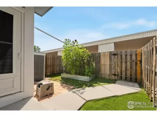 Photo #2: 1040088 Listing