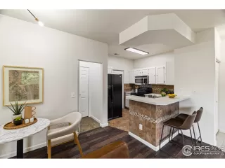 Photo #5: 1040106 Listing