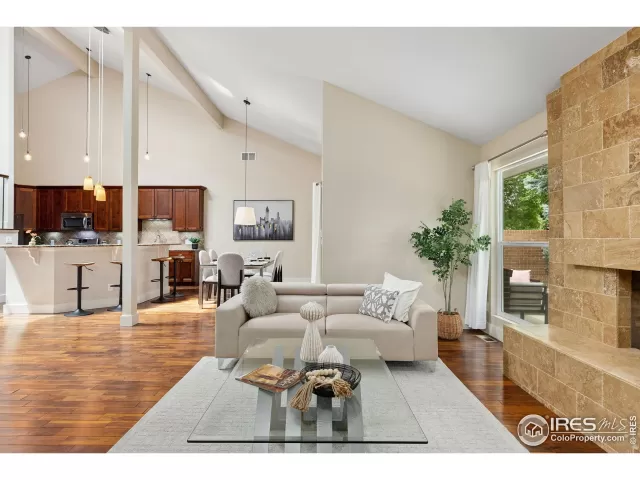 MLS: 1040109 Condo For Sale