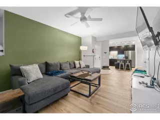 Photo #4: 1040151 Listing