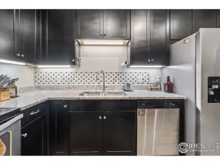 Photo #6: 1040151 Listing