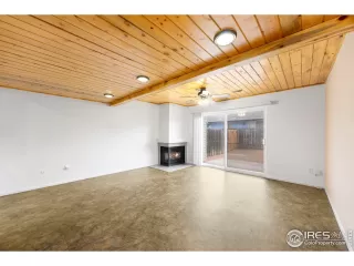 Photo #3: 1040171 Listing