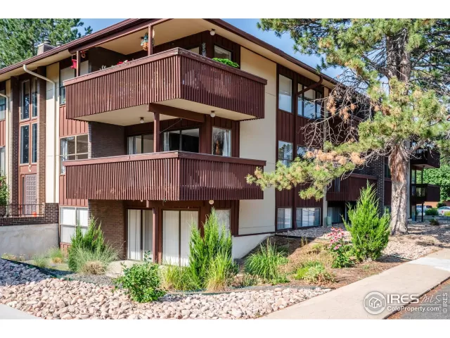 MLS: 1040178 Condo For Sale