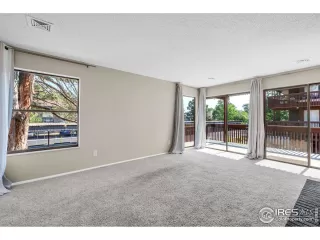 Photo #3: 1040178 Listing