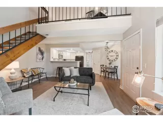 Photo #2: 1040221 Listing