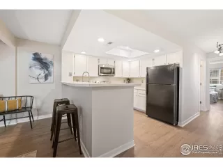 Photo #4: 1040221 Listing