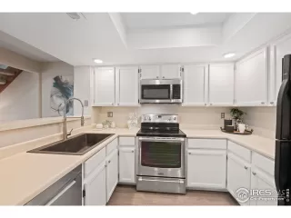 Photo #5: 1040221 Listing