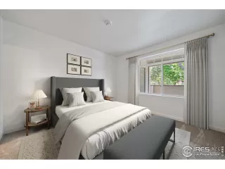 Photo #5: 1040243 Listing