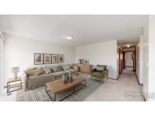 Photo #5: 1040259 Listing