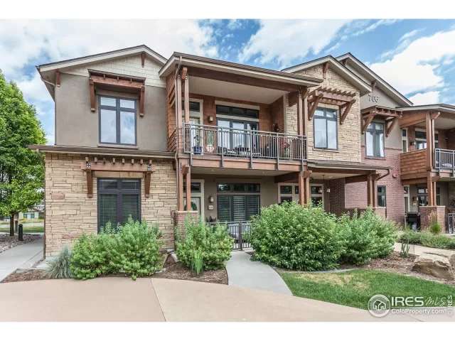 MLS: 1040277 Condo For Sale