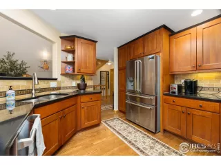 Photo #3: 1040297 Listing