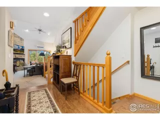 Photo #5: 1040297 Listing