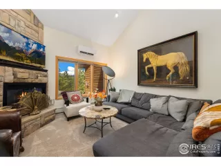 Photo #6: 1040297 Listing