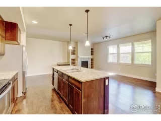 Photo #6: 1040305 Listing